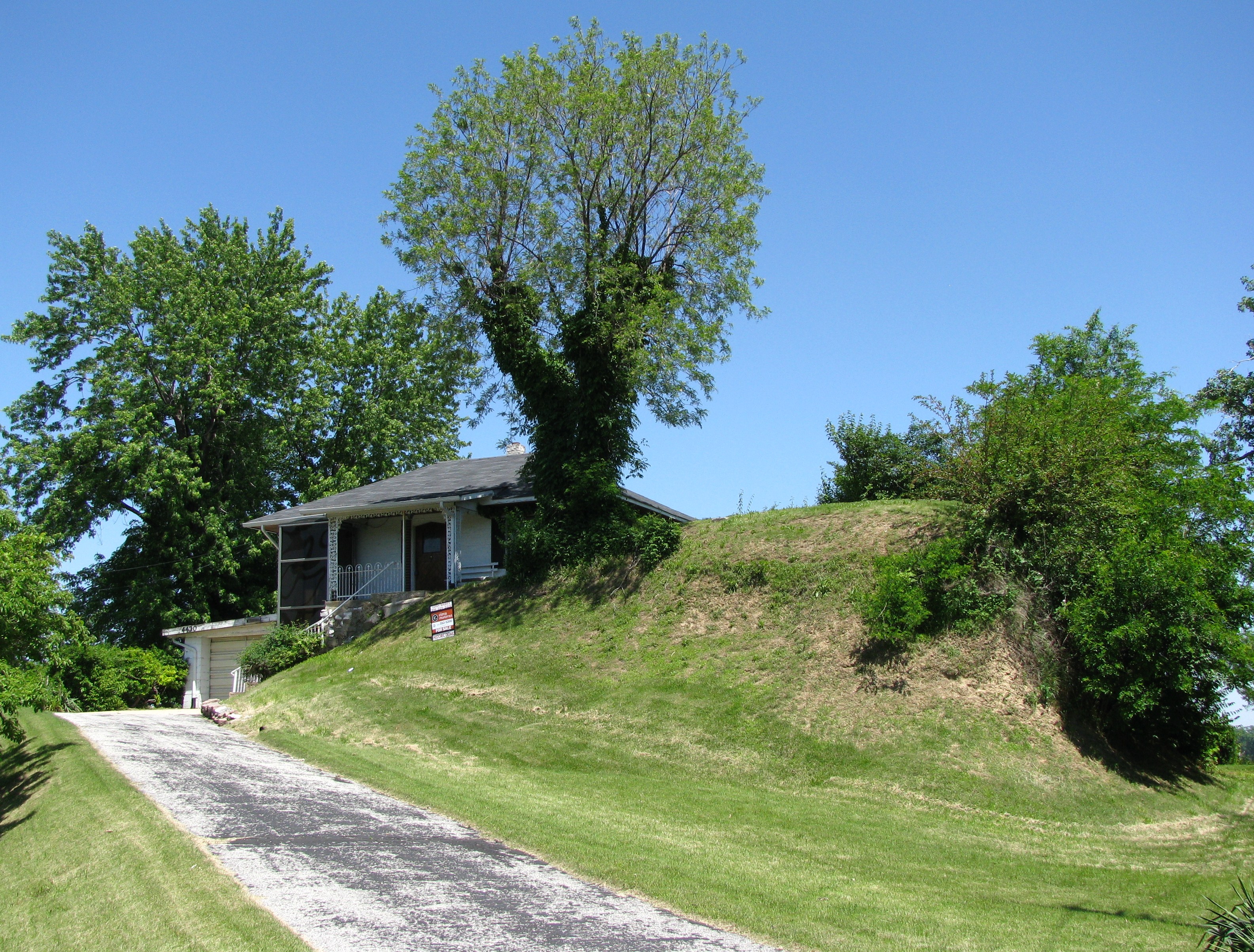 hereafter Sugarloaf Mound
